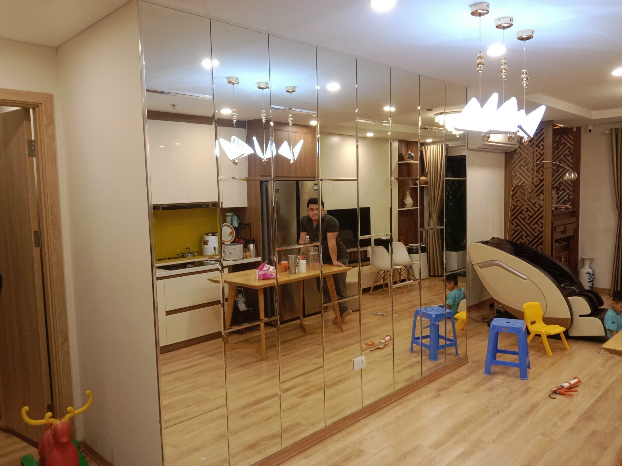 GƯƠNG GHÉP, GƯƠNG DÁN TƯỜNG, GƯƠNG BỈ MÀU TRẮNG, GƯƠNG GHÉP Ô CHỮ NHẬT